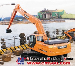 DOOSAN DX300SLR crawler excavator
