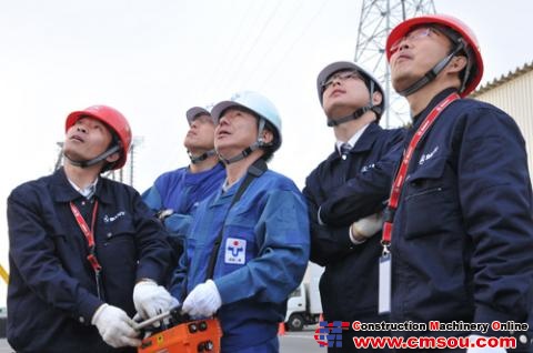 TEPCO staff receiving training from Sany engineers