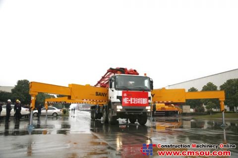 Sany 62m concrete pump having its final check before heading Fukushima